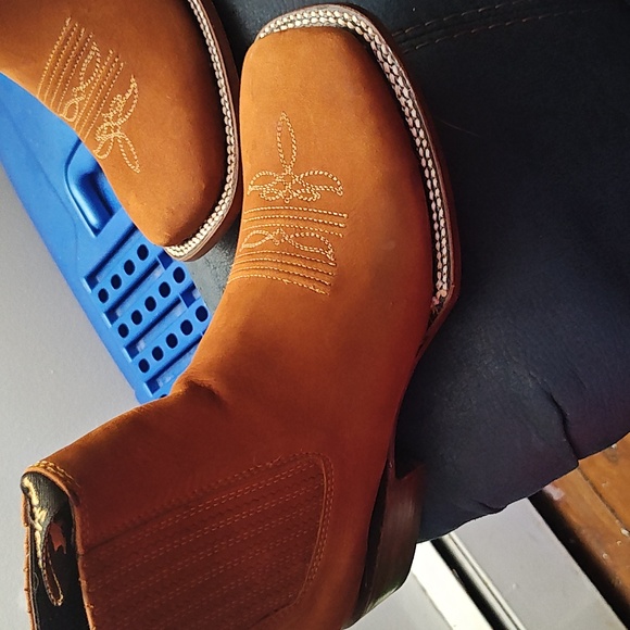 Boots - Picture 6 of 7